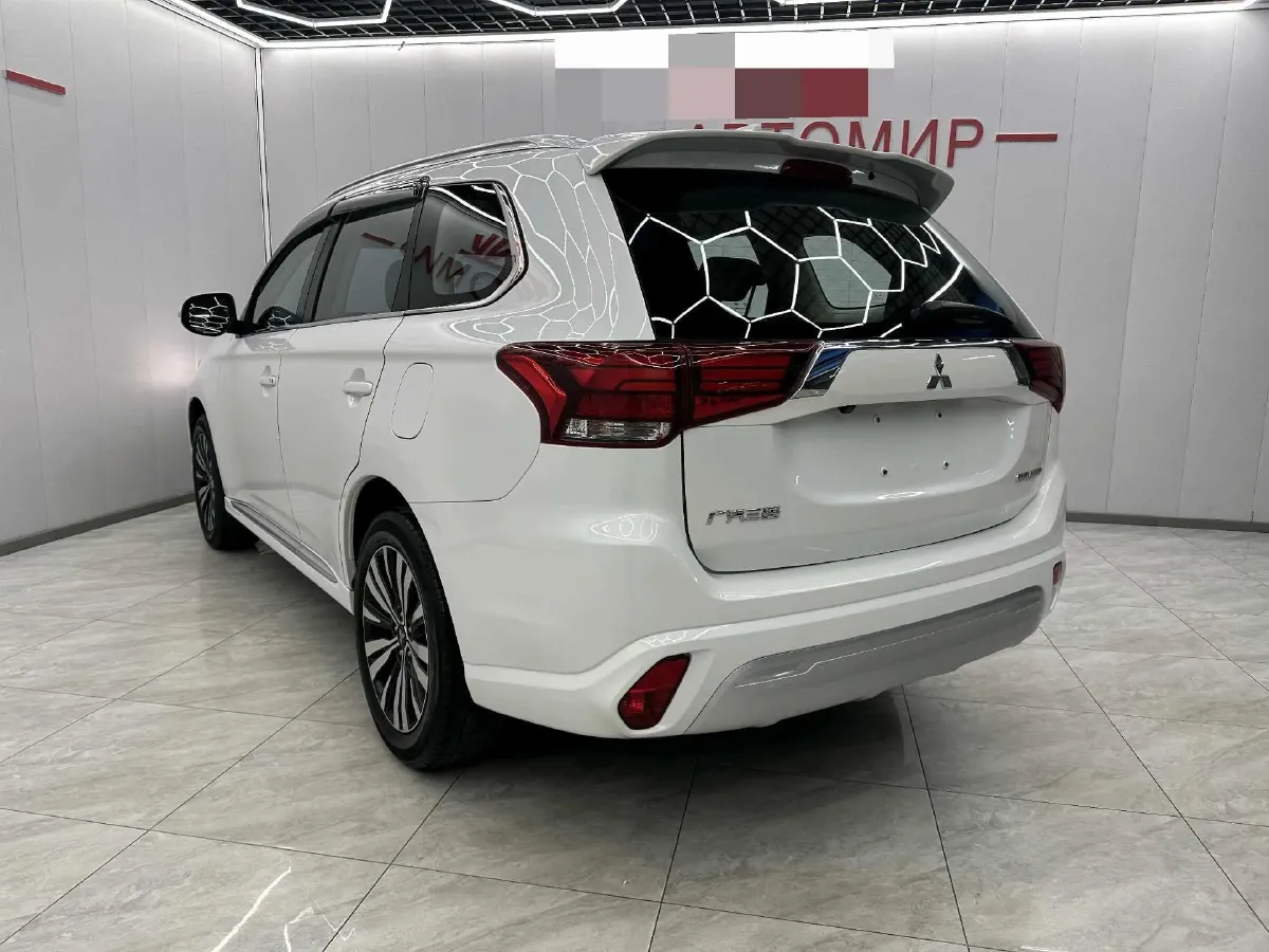 2021 Mitsubishi Outlander 2.0L 166HP L4 CVT,autocango,china used car exporter,china ev exporter,chinese used car exporter,chinese used ev exporter