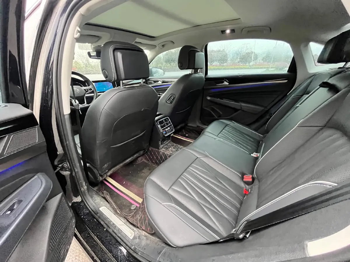 2023 Volkswagen Passat 2.0T 220HP L4 7DCT,autocango,china used car exporter,china ev exporter,chinese used car exporter,chinese used ev exporter