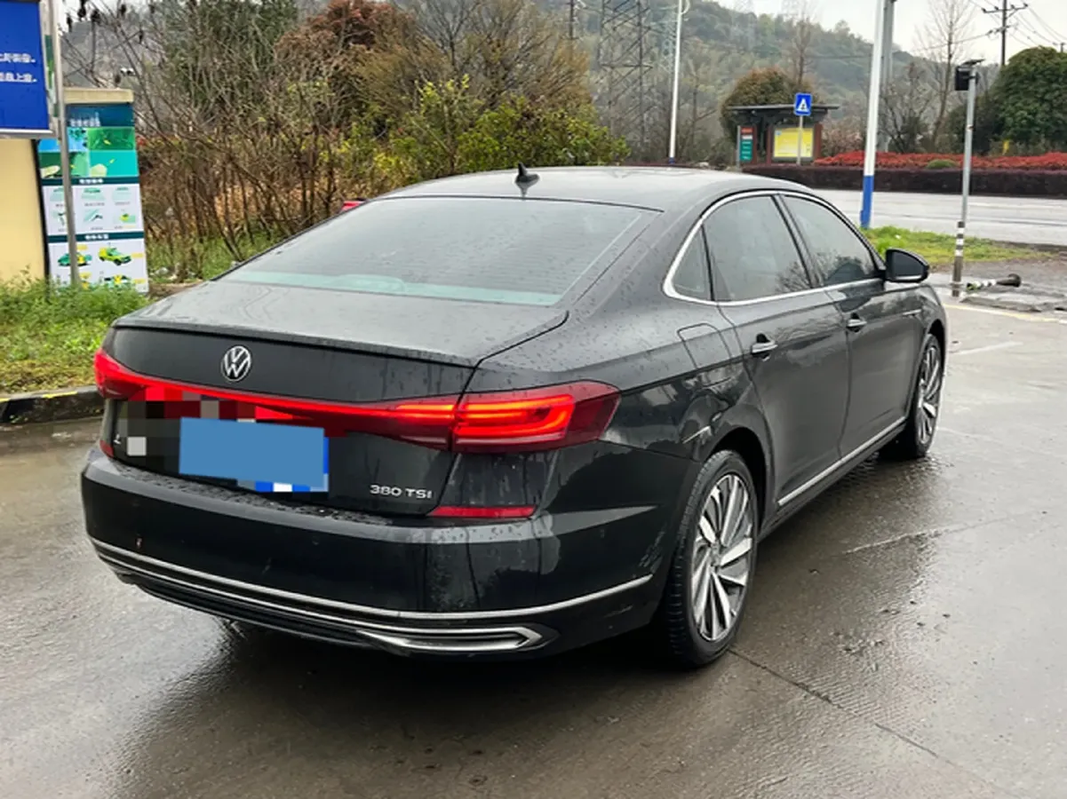 2023 Volkswagen Passat 2.0T 220HP L4 7DCT,autocango,china used car exporter,china ev exporter,chinese used car exporter,chinese used ev exporter