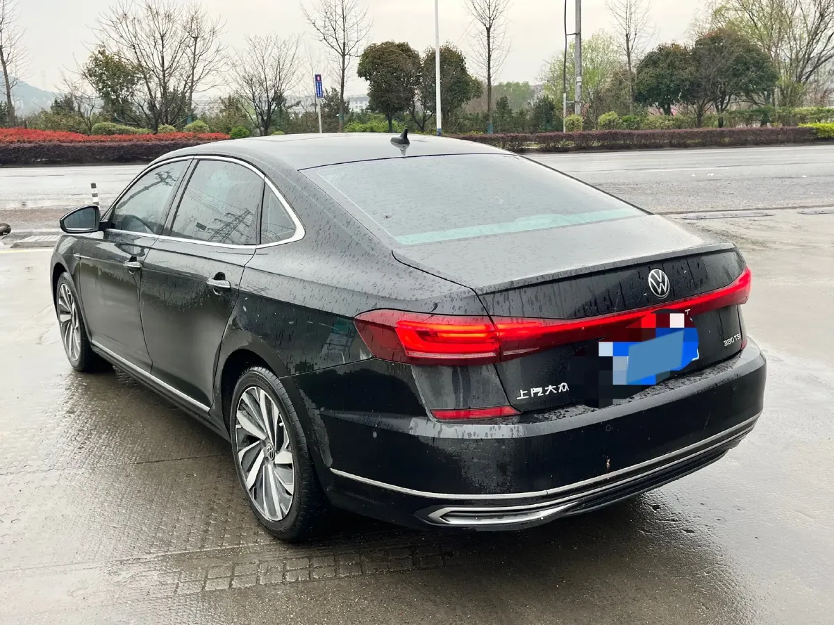 2023 Volkswagen Passat 2.0T 220HP L4 7DCT,autocango,china used car exporter,china ev exporter,chinese used car exporter,chinese used ev exporter