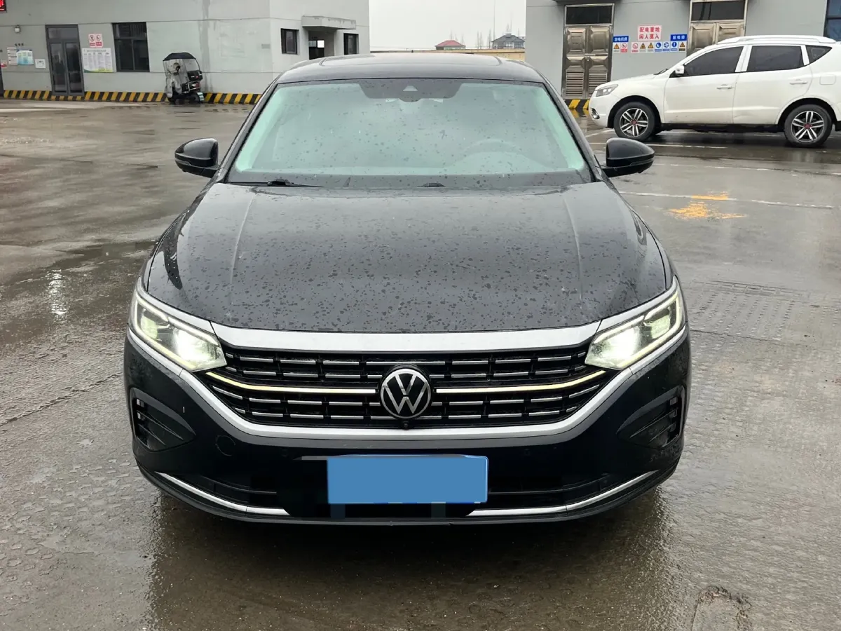 2023 Volkswagen Passat 2.0T 220HP L4 7DCT,autocango,china used car exporter,china ev exporter,chinese used car exporter,chinese used ev exporter