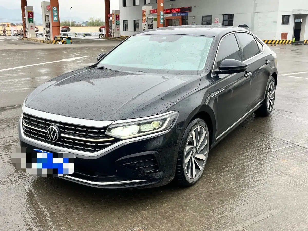 2023 Volkswagen Passat 2.0T 220HP L4 7DCT,autocango,china used car exporter,china ev exporter,chinese used car exporter,chinese used ev exporter