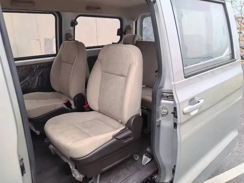 2019 WuLing HongGuang V 1.5L 99HP L4 6MT,autocango,china used car exporter,china ev exporter,chinese used car exporter,chinese used ev exporter