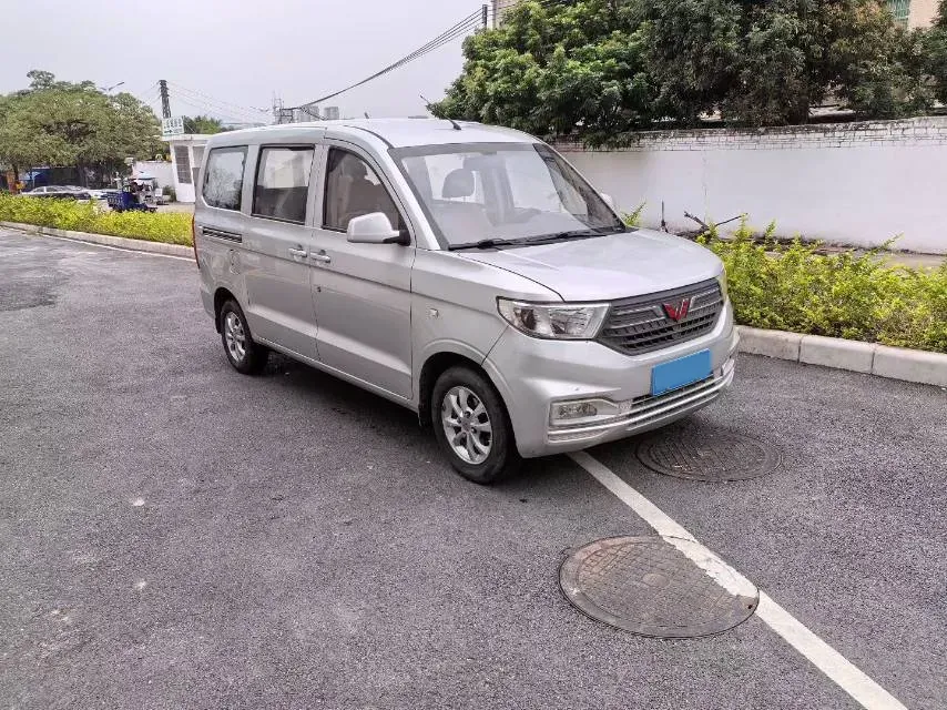 2019 WuLing HongGuang V 1.5L 99HP L4 6MT,autocango,china used car exporter,china ev exporter,chinese used car exporter,chinese used ev exporter