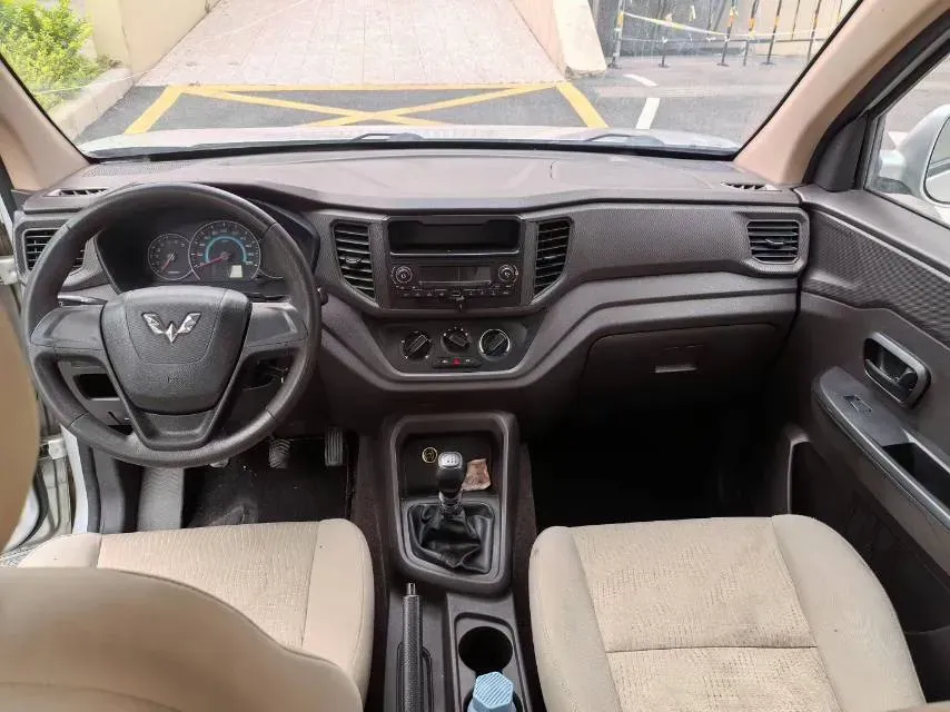 2019 WuLing HongGuang V 1.5L 99HP L4 6MT,autocango,china used car exporter,china ev exporter,chinese used car exporter,chinese used ev exporter
