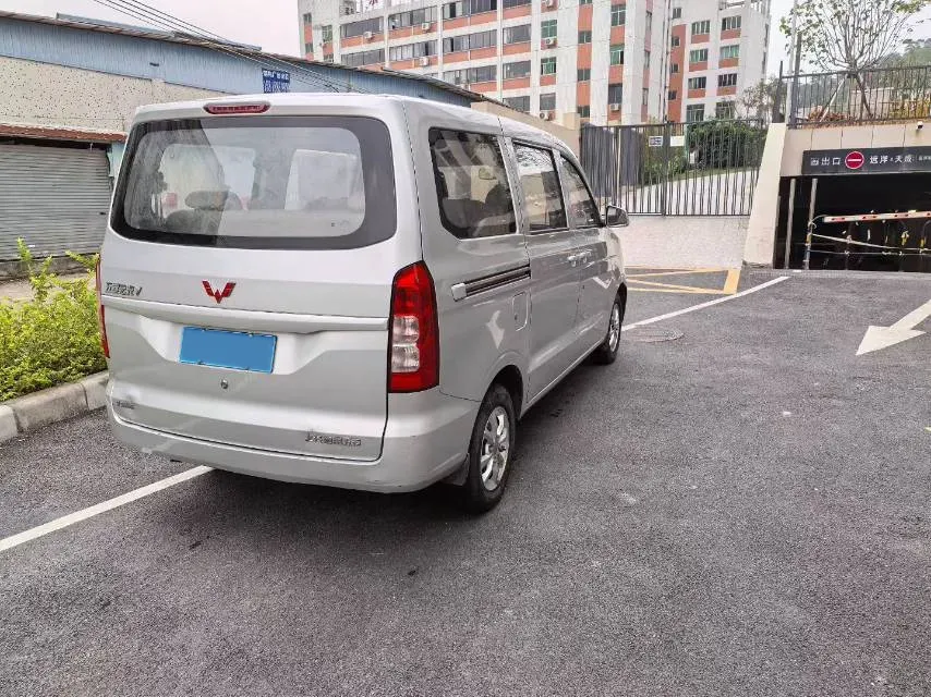 2019 WuLing HongGuang V 1.5L 99HP L4 6MT,autocango,china used car exporter,china ev exporter,chinese used car exporter,chinese used ev exporter