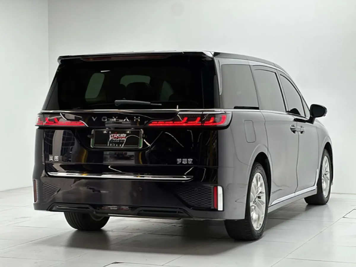 2022 Voyah Dream 1.5T 136HP L4 PHEV 25.57KWH,autocango,china used car exporter,china ev exporter,chinese used car exporter,chinese used ev exporter