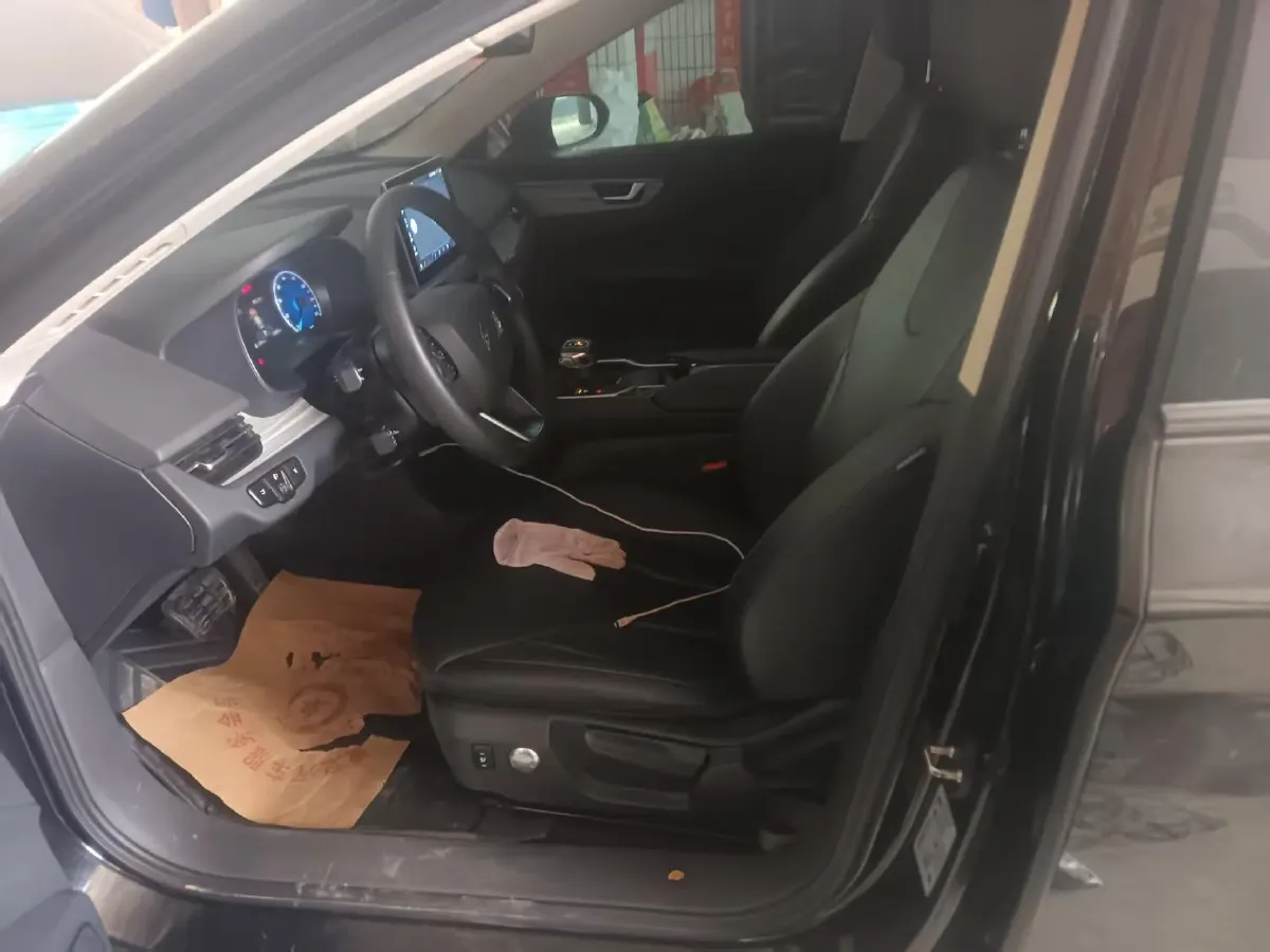 2024 HongQi E-QM5 BEV 72KWH,autocango,china used car exporter,china ev exporter,chinese used car exporter,chinese used ev exporter