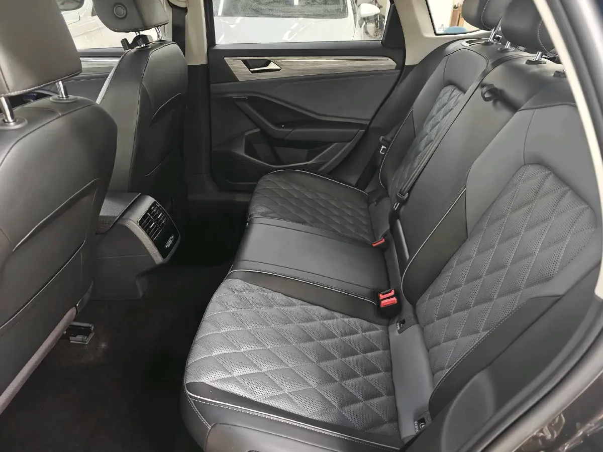 2023 Volkswagen Sagitar 1.2T 116HP L4 7DCT,autocango,china used car exporter,china ev exporter,chinese used car exporter,chinese used ev exporter