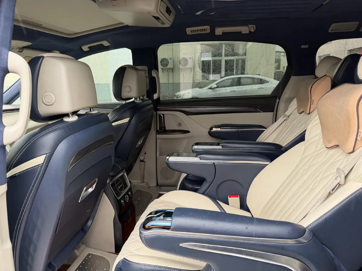 2021 Buick GL8 2.0T 237HP L4 9AT,autocango,china used car exporter,china ev exporter,chinese used car exporter,chinese used ev exporter