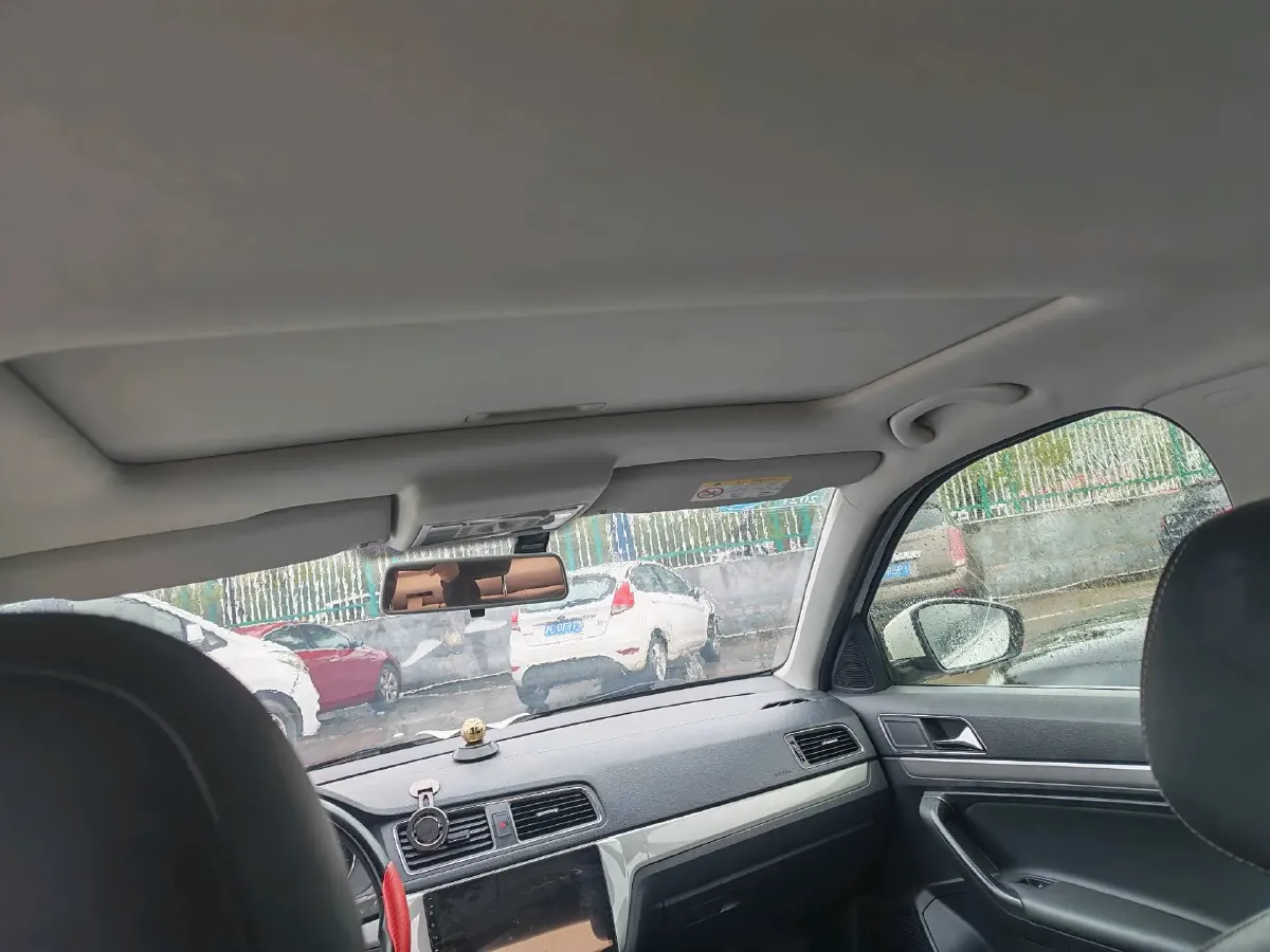 2017 Zotye Damy X7 1.8T 177HP L4 5MT,autocango,china used car exporter,china ev exporter,chinese used car exporter,chinese used ev exporter