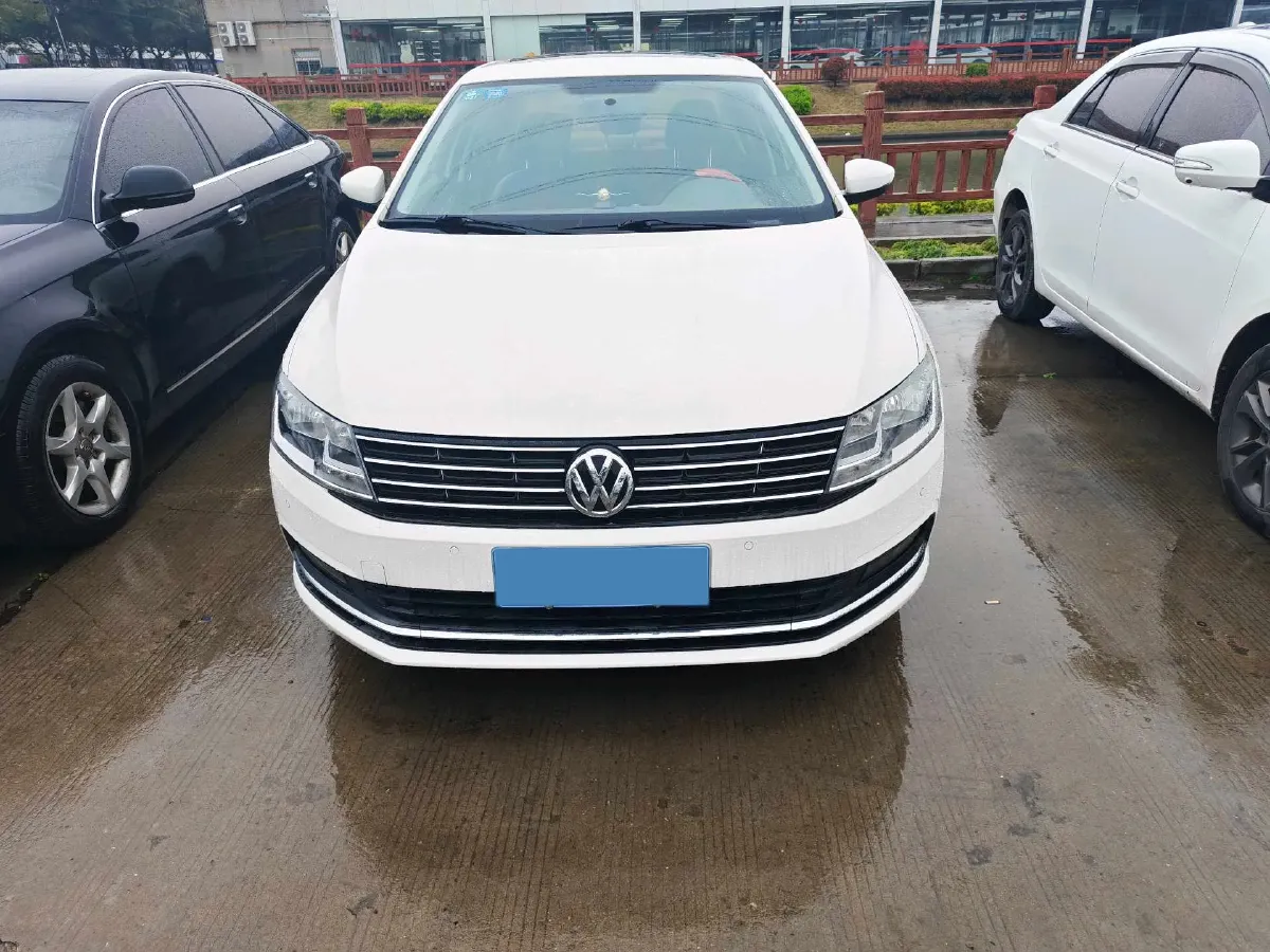 2017 Zotye Damy X7 1.8T 177HP L4 5MT,autocango,china used car exporter,china ev exporter,chinese used car exporter,chinese used ev exporter