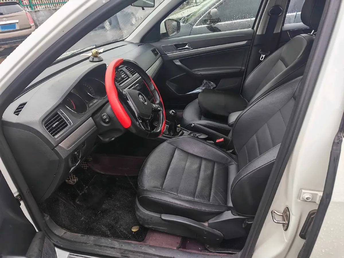 2017 Zotye Damy X7 1.8T 177HP L4 5MT,autocango,china used car exporter,china ev exporter,chinese used car exporter,chinese used ev exporter