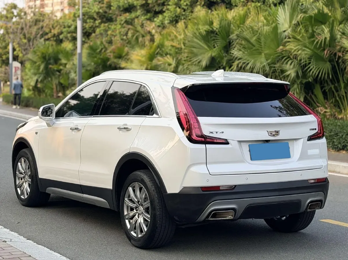 2020 Cadillac XT4 2.0T 241HP L4 9AT,autocango,china used car exporter,china ev exporter,chinese used car exporter,chinese used ev exporter