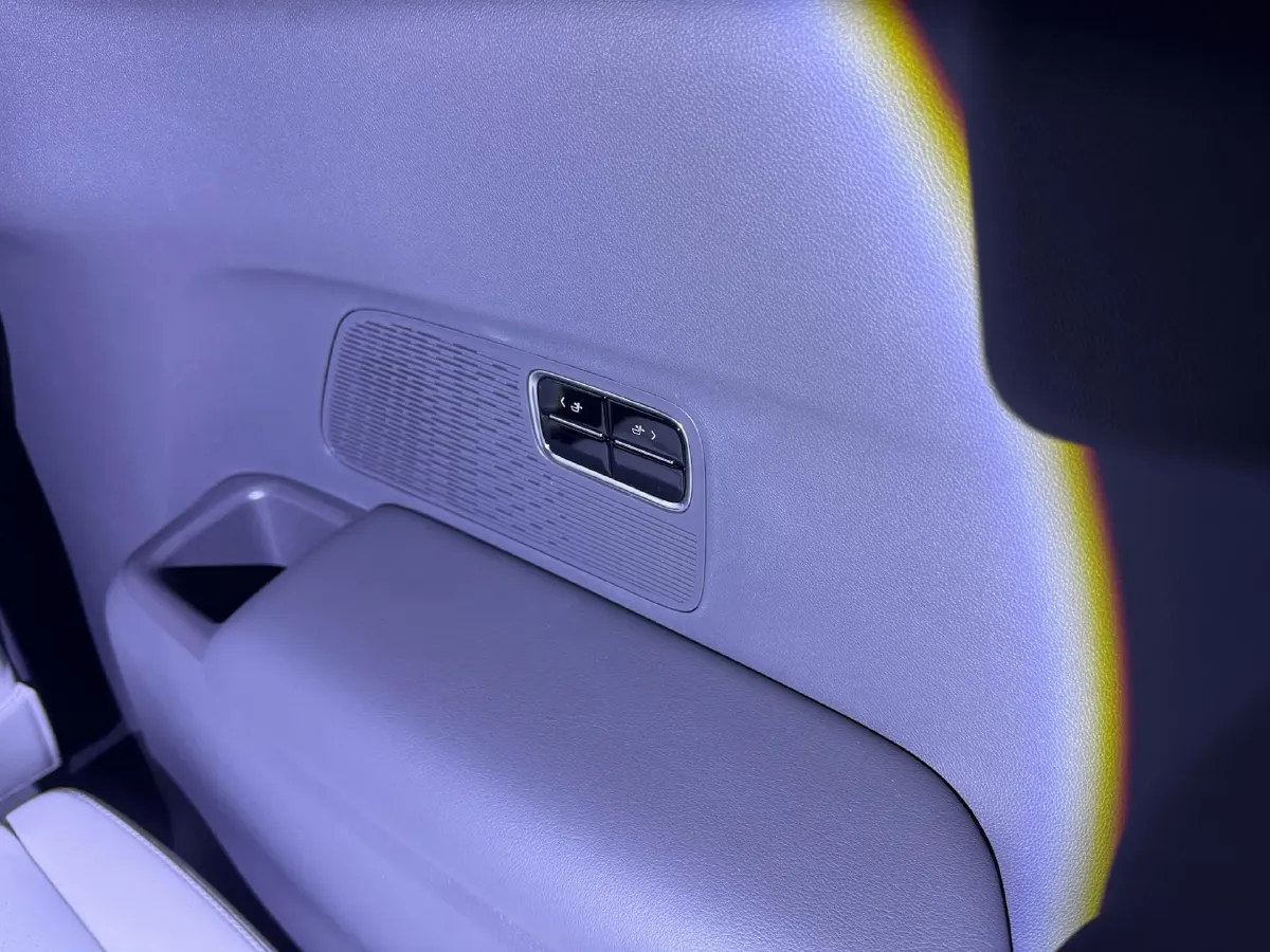 2025 Buick GL8 2.0T 237HP L4 9AT,autocango,china used car exporter,china ev exporter,chinese used car exporter,chinese used ev exporter