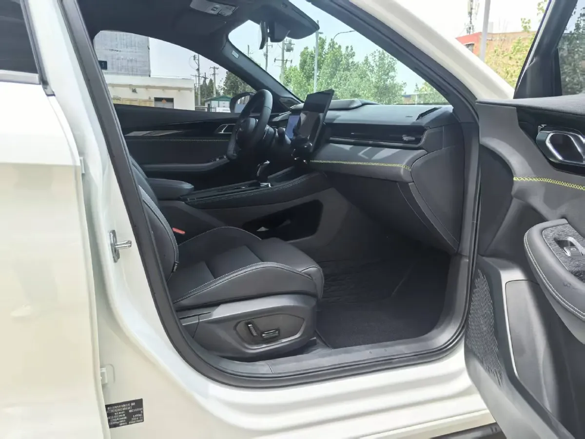 2025 LYNK&CO 03 1.5T 181HP L4 7DCT,autocango,china used car exporter,china ev exporter,chinese used car exporter,chinese used ev exporter