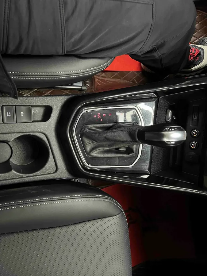 2021 Jetta VS7 1.4T 150HP L4 6AT,autocango,china used car exporter,china ev exporter,chinese used car exporter,chinese used ev exporter