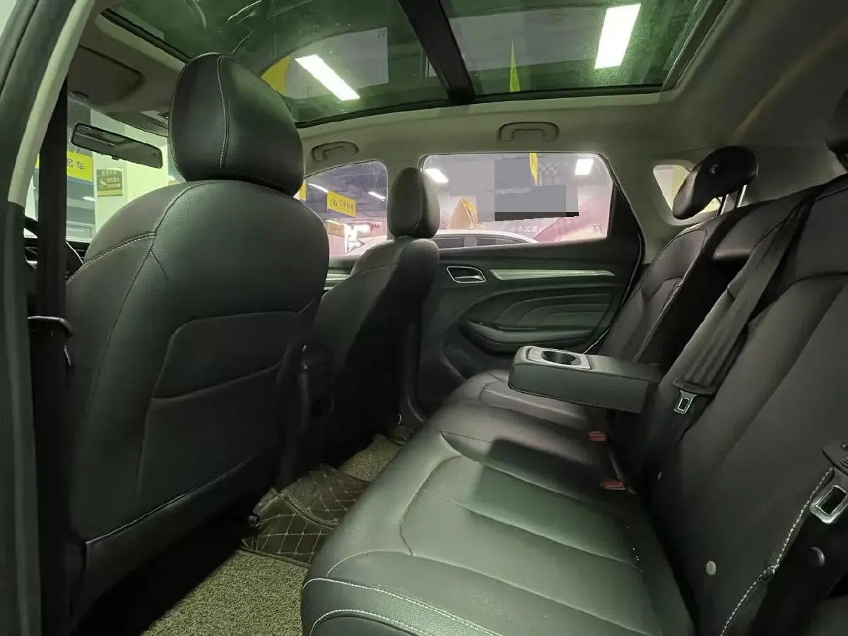 2020 Roewe RX3 1.6L 125HP L4 5MT,autocango,china used car exporter,china ev exporter,chinese used car exporter,chinese used ev exporter