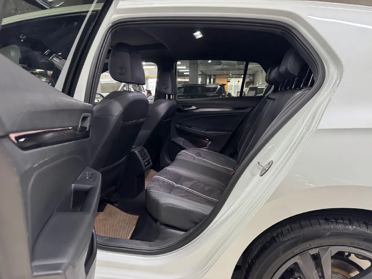 2023 Volkswagen Golf 1.4T 150HP L4 7DCT,autocango,china used car exporter,china ev exporter,chinese used car exporter,chinese used ev exporter