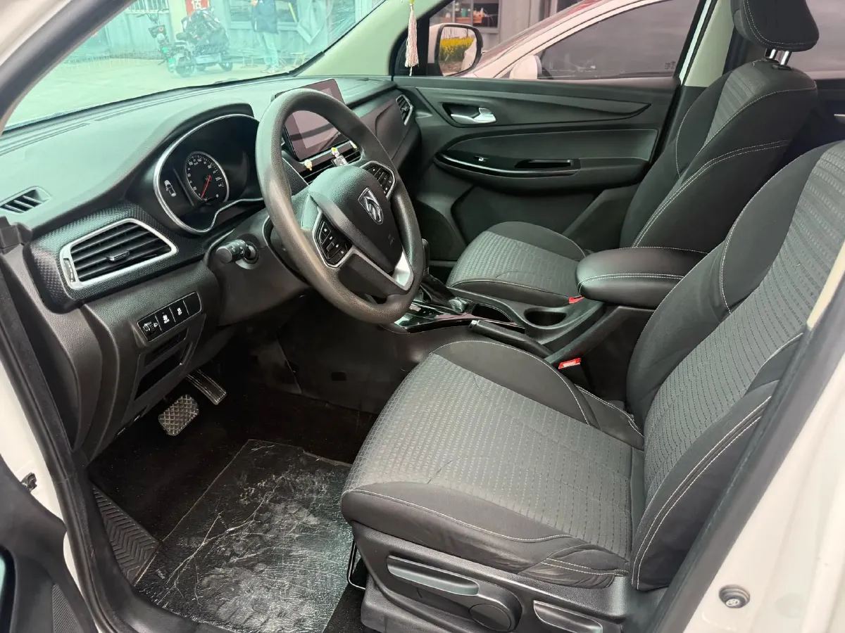 2019 BaoJun 730 1.5T 147HP L4 CVT,autocango,china used car exporter,china ev exporter,chinese used car exporter,chinese used ev exporter