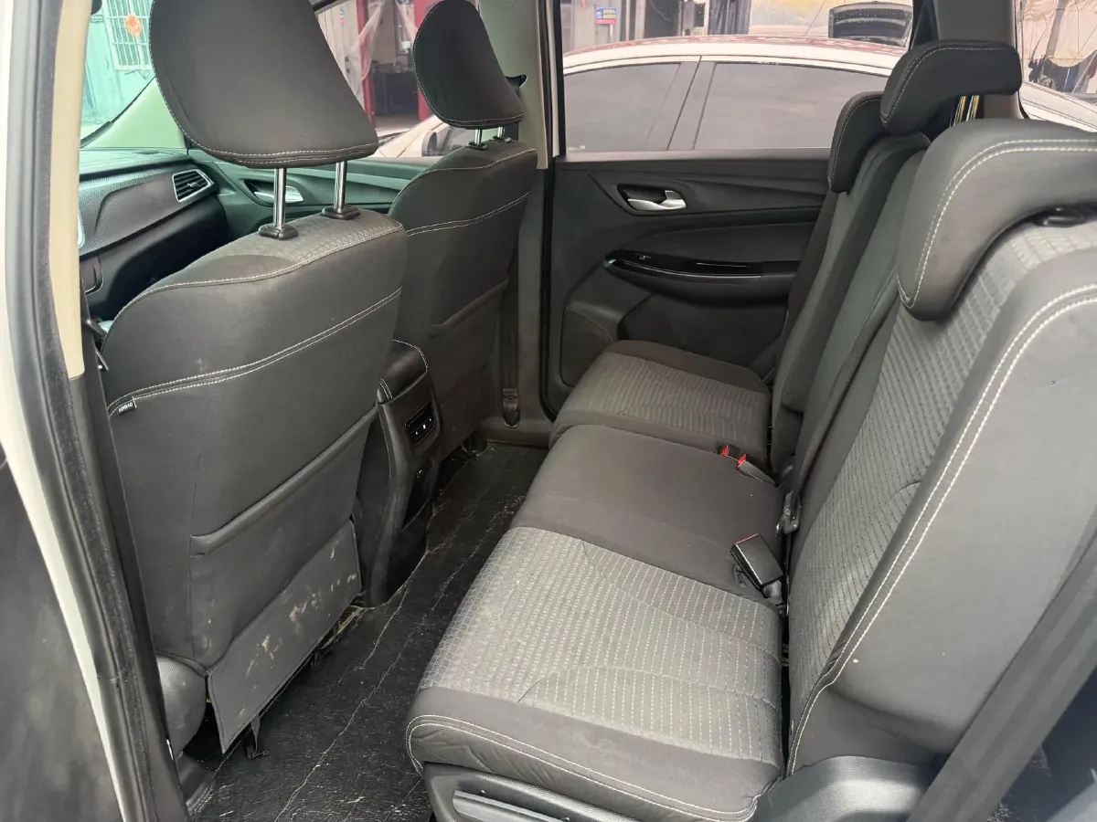 2019 BaoJun 730 1.5T 147HP L4 CVT,autocango,china used car exporter,china ev exporter,chinese used car exporter,chinese used ev exporter