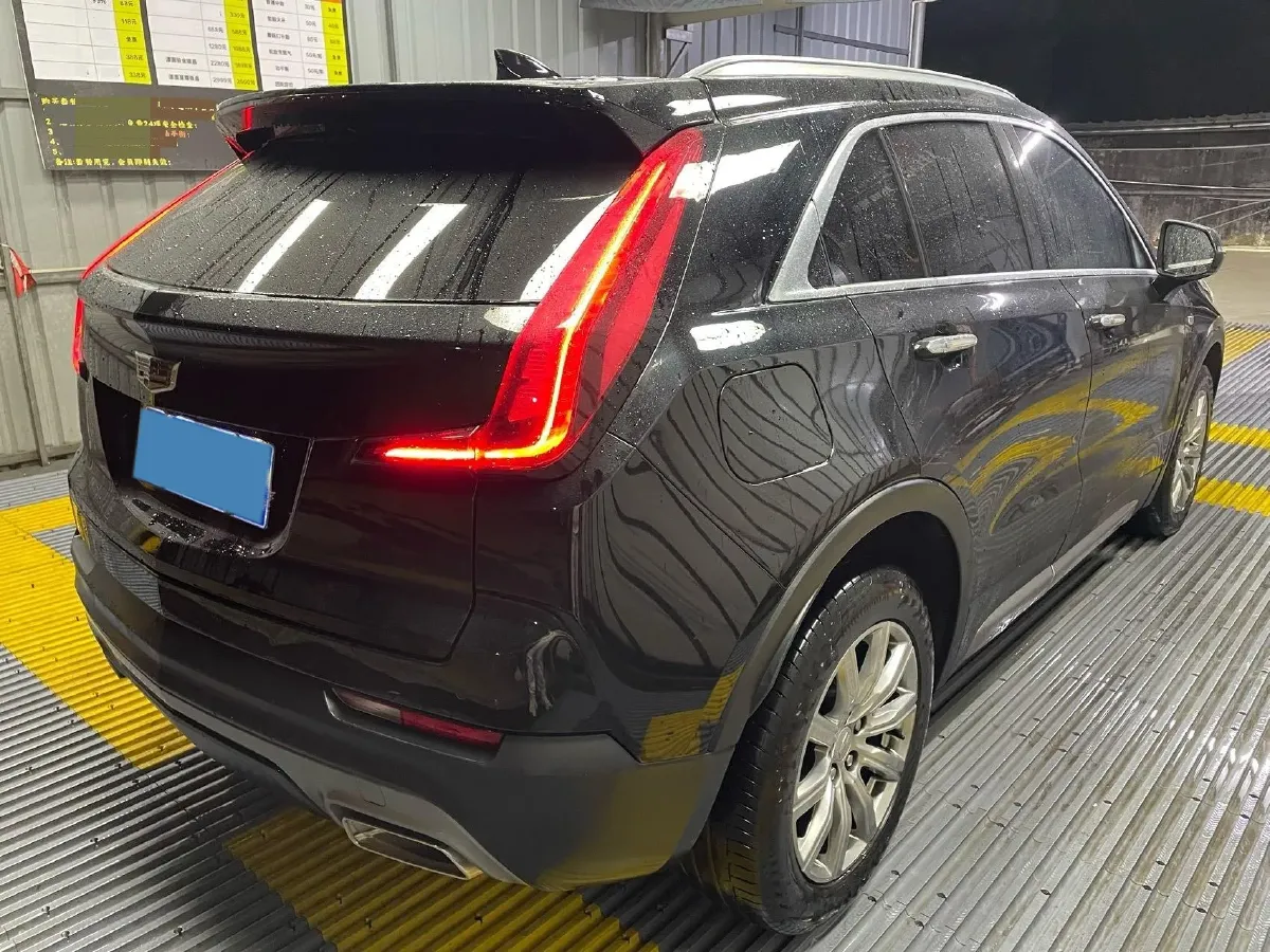 2021 Cadillac XT4 2.0T 237HP L4 9AT,autocango,china used car exporter,china ev exporter,chinese used car exporter,chinese used ev exporter
