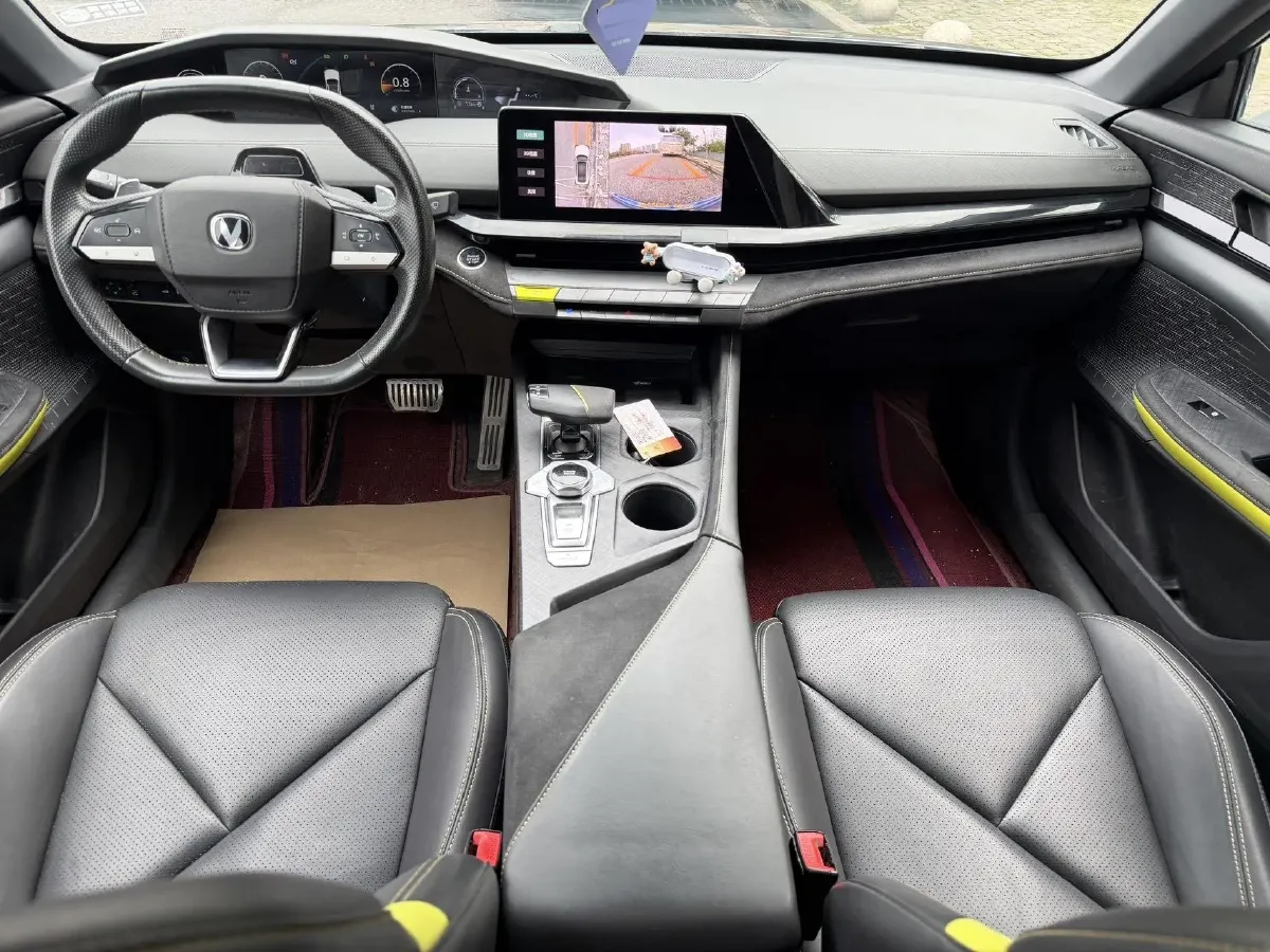 2022 ChangAn UNI-V 1.5T 188HP L4 7DCT,autocango,china used car exporter,china ev exporter,chinese used car exporter,chinese used ev exporter