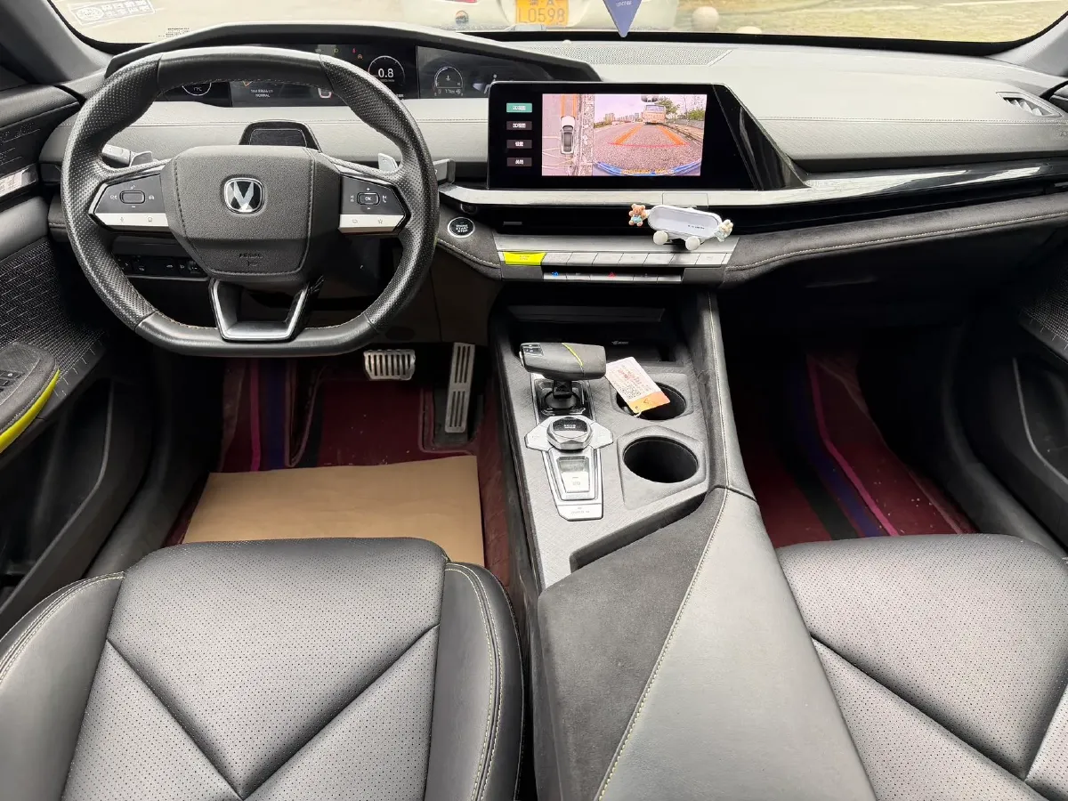 2022 ChangAn UNI-V 1.5T 188HP L4 7DCT,autocango,china used car exporter,china ev exporter,chinese used car exporter,chinese used ev exporter