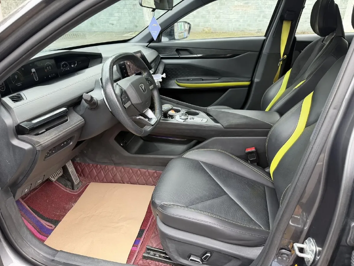 2022 ChangAn UNI-V 1.5T 188HP L4 7DCT,autocango,china used car exporter,china ev exporter,chinese used car exporter,chinese used ev exporter