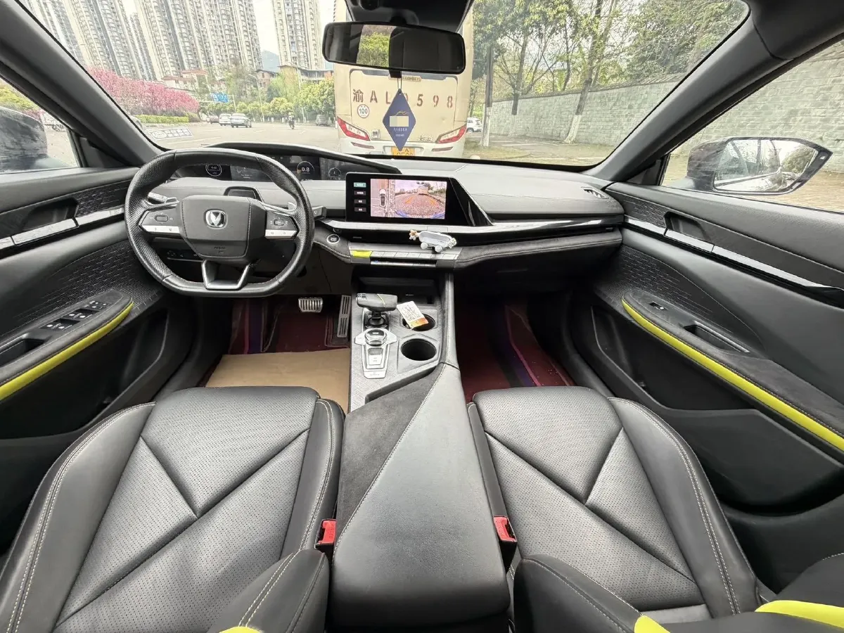 2022 ChangAn UNI-V 1.5T 188HP L4 7DCT,autocango,china used car exporter,china ev exporter,chinese used car exporter,chinese used ev exporter