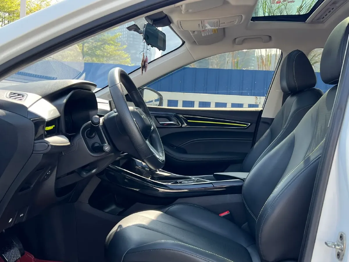 2021 Roewe i5 1.5L 120HP L4 CVT,autocango,china used car exporter,china ev exporter,chinese used car exporter,chinese used ev exporter