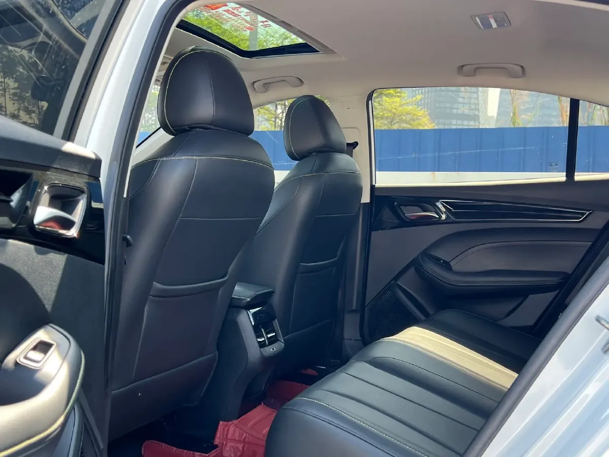 2021 Roewe i5 1.5L 120HP L4 CVT,autocango,china used car exporter,china ev exporter,chinese used car exporter,chinese used ev exporter