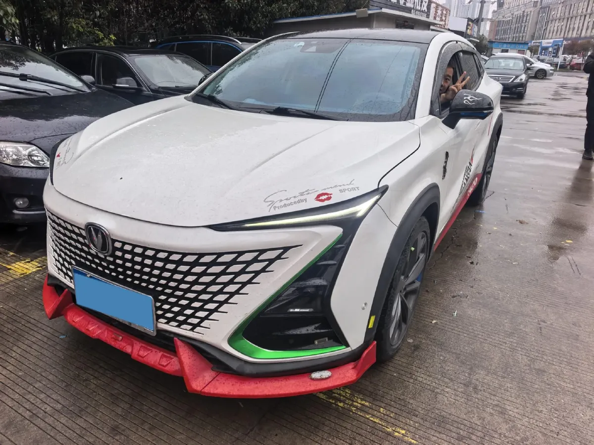 2021 ChangAn UNI-T 1.5T 180HP L4 7DCT,autocango,china used car exporter,china ev exporter,chinese used car exporter,chinese used ev exporter