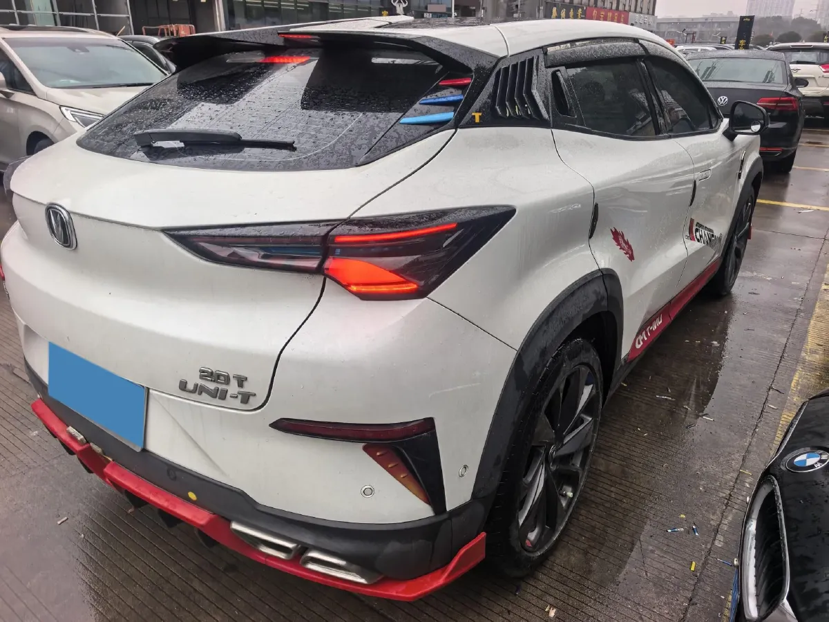 2021 ChangAn UNI-T 1.5T 180HP L4 7DCT,autocango,china used car exporter,china ev exporter,chinese used car exporter,chinese used ev exporter