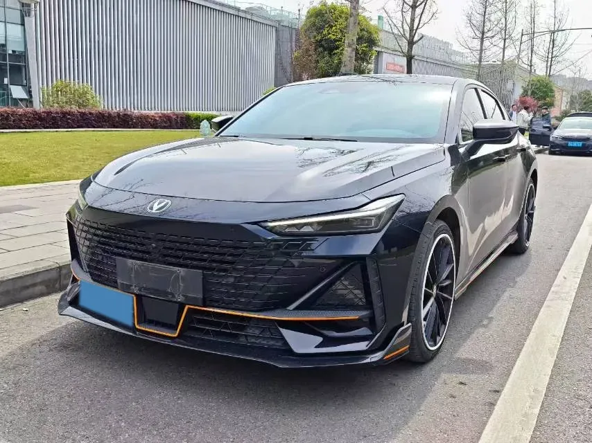 2023 ChangAn UNI-V 1.5T 188HP L4 7DCT,autocango,china used car exporter,china ev exporter,chinese used car exporter,chinese used ev exporter