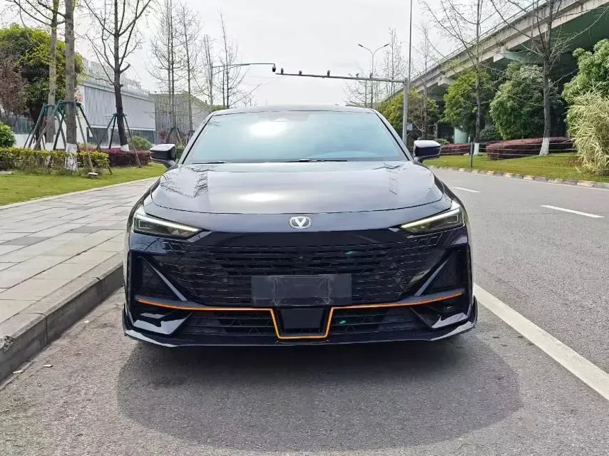 2023 ChangAn UNI-V 1.5T 188HP L4 7DCT,autocango,china used car exporter,china ev exporter,chinese used car exporter,chinese used ev exporter