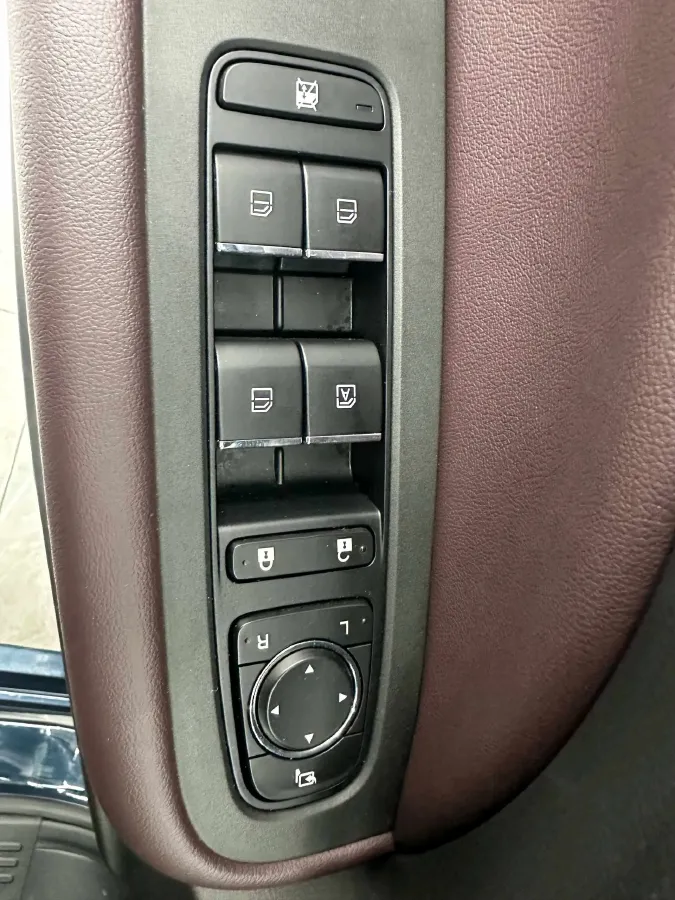 2021 GAC Trumpchi M6 1.5T 169HP L4 6AT,autocango,china used car exporter,china ev exporter,chinese used car exporter,chinese used ev exporter