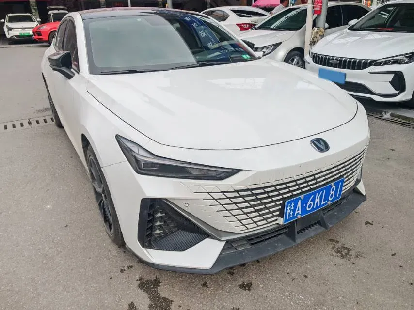 2022 ChangAn UNI-V 1.5T 188HP L4 7DCT,autocango,china used car exporter,china ev exporter,chinese used car exporter,chinese used ev exporter