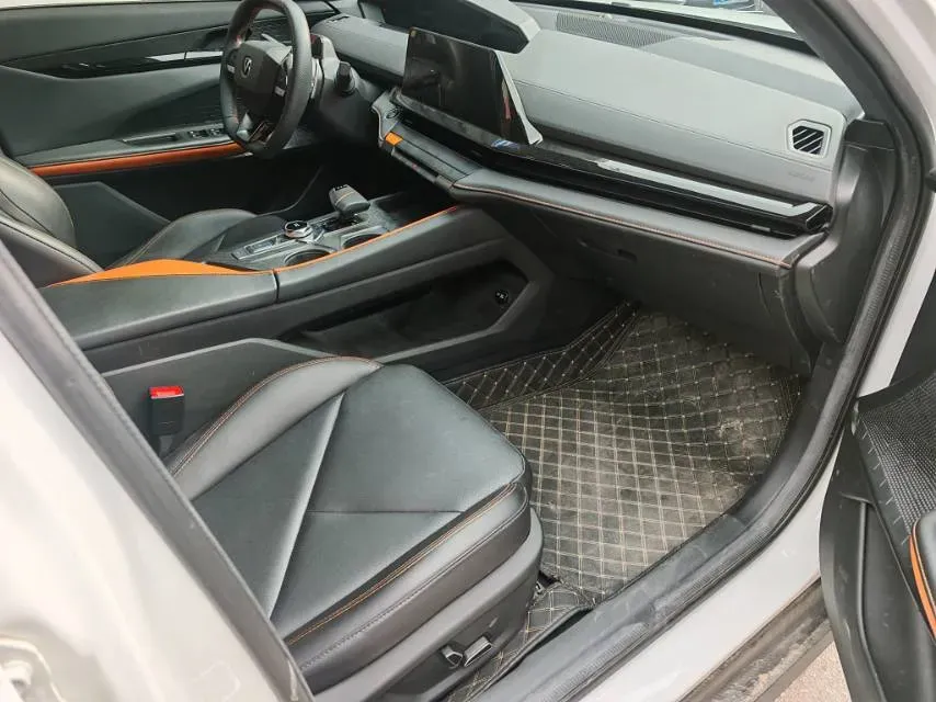 2022 ChangAn UNI-V 1.5T 188HP L4 7DCT,autocango,china used car exporter,china ev exporter,chinese used car exporter,chinese used ev exporter