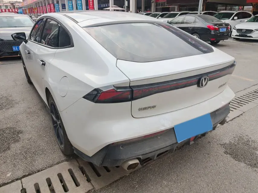 2022 ChangAn UNI-V 1.5T 188HP L4 7DCT,autocango,china used car exporter,china ev exporter,chinese used car exporter,chinese used ev exporter