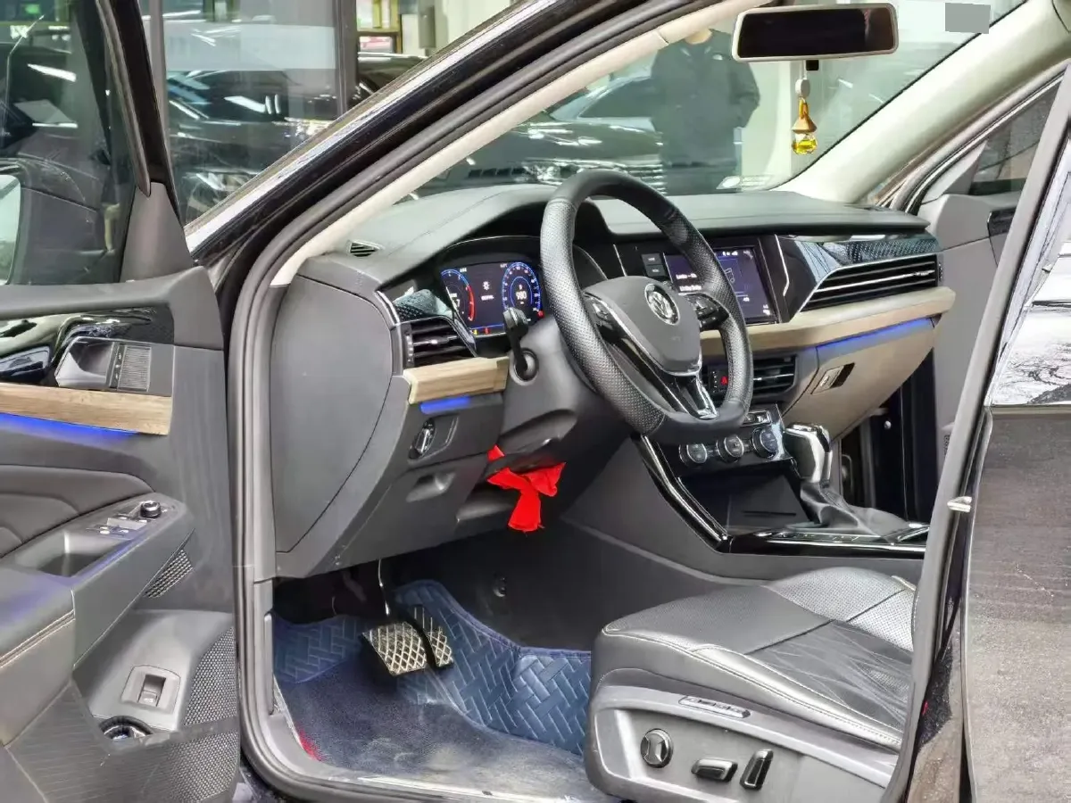 2019 Volvo V40 1.5T 152HP L4 6AT,autocango,china used car exporter,china ev exporter,chinese used car exporter,chinese used ev exporter