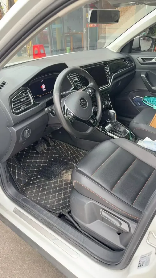 2021 Volkswagen T-Roc 1.4T 150HP L4 7DCT,autocango,china used car exporter,china ev exporter,chinese used car exporter,chinese used ev exporter