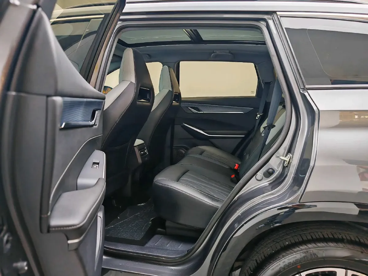 2024 ChangAn CS75 Plus 1.5T 188HP L4 8AT,autocango,china used car exporter,china ev exporter,chinese used car exporter,chinese used ev exporter