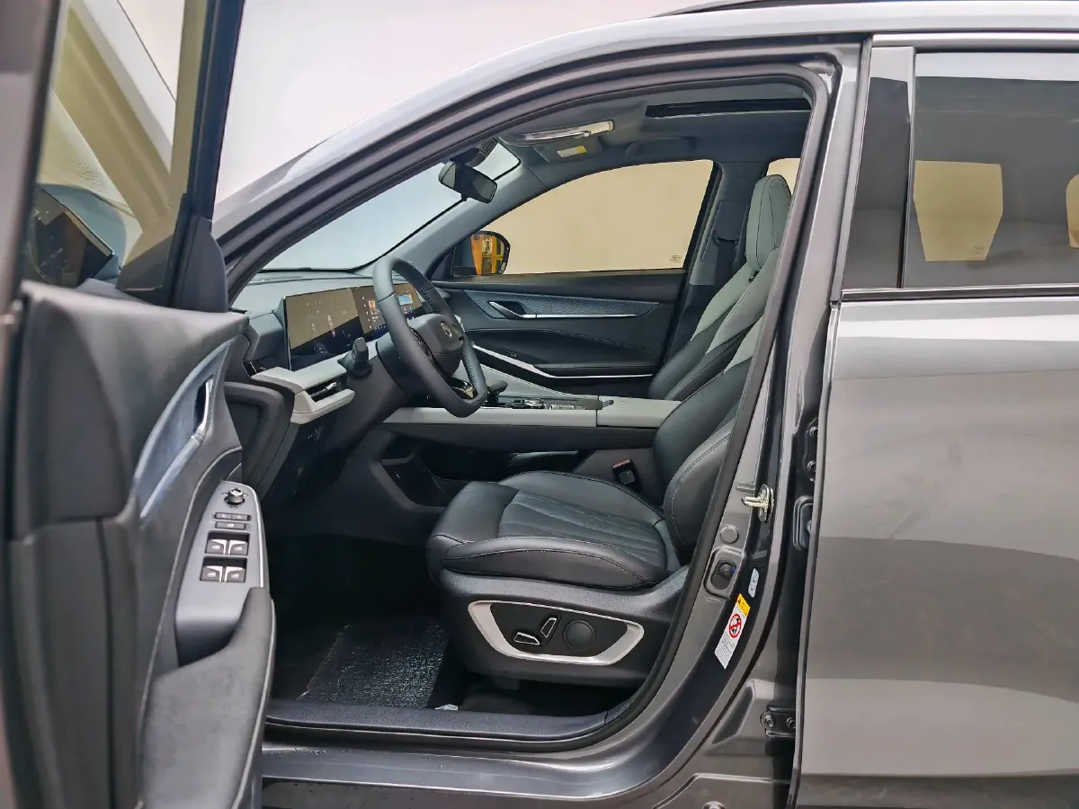 2024 ChangAn CS75 Plus 1.5T 188HP L4 8AT,autocango,china used car exporter,china ev exporter,chinese used car exporter,chinese used ev exporter