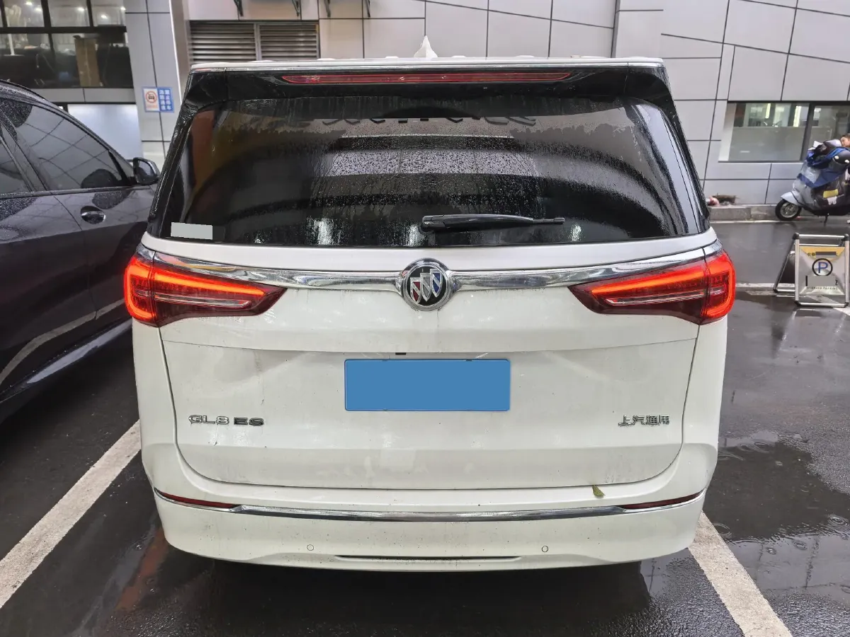 2022 Buick GL8 2.0T 237HP L4 9AT,autocango,china used car exporter,china ev exporter,chinese used car exporter,chinese used ev exporter