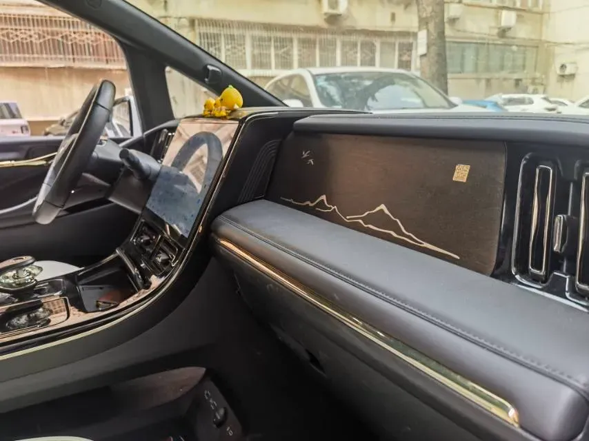 2023 GAC Trumpchi M8 2.0T 252HP L4 8AT,autocango,china used car exporter,china ev exporter,chinese used car exporter,chinese used ev exporter