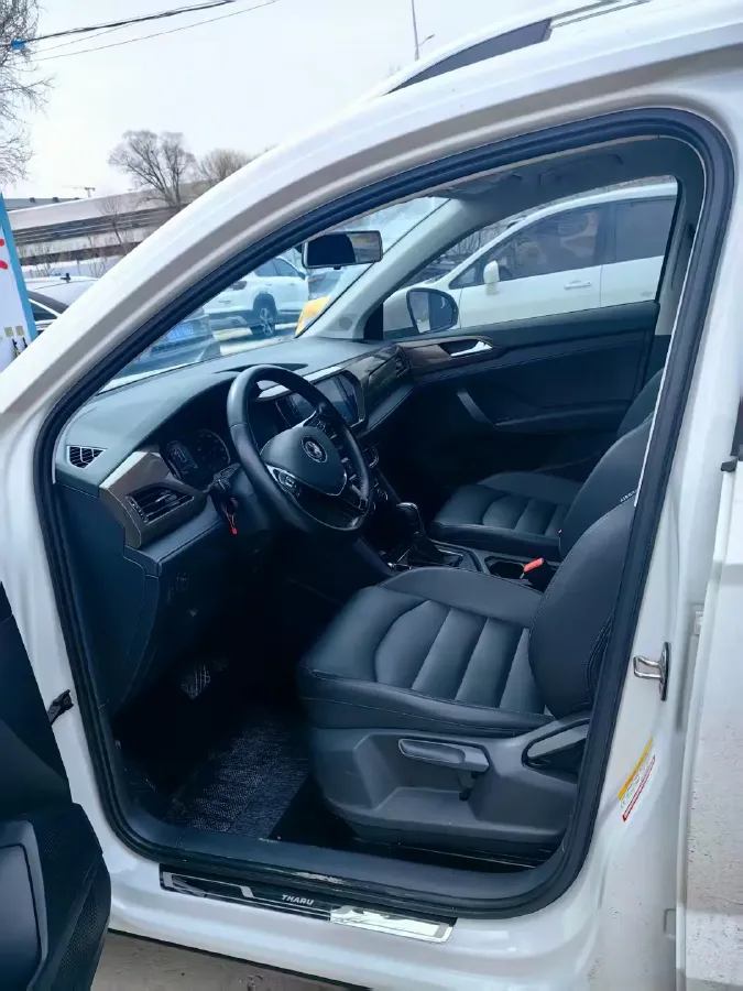 2019 MINI MINI 1.5T 102HP L3 7DCT,autocango,china used car exporter,china ev exporter,chinese used car exporter,chinese used ev exporter