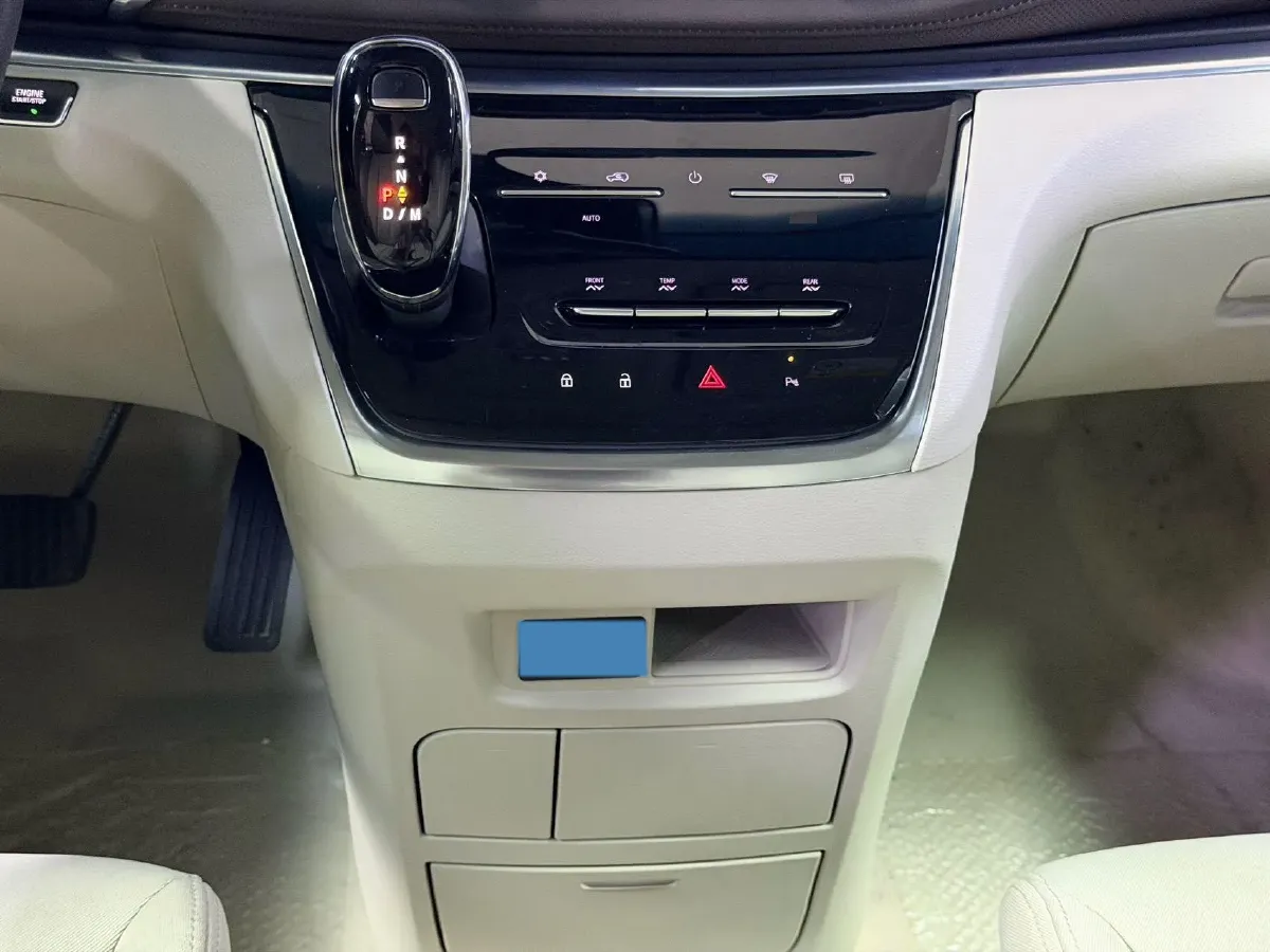 2023 Buick GL8 2.0T 237HP L4 9AT,autocango,china used car exporter,china ev exporter,chinese used car exporter,chinese used ev exporter