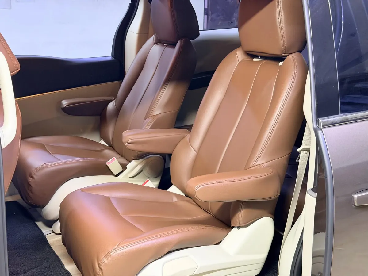 2023 Buick GL8 2.0T 237HP L4 9AT,autocango,china used car exporter,china ev exporter,chinese used car exporter,chinese used ev exporter