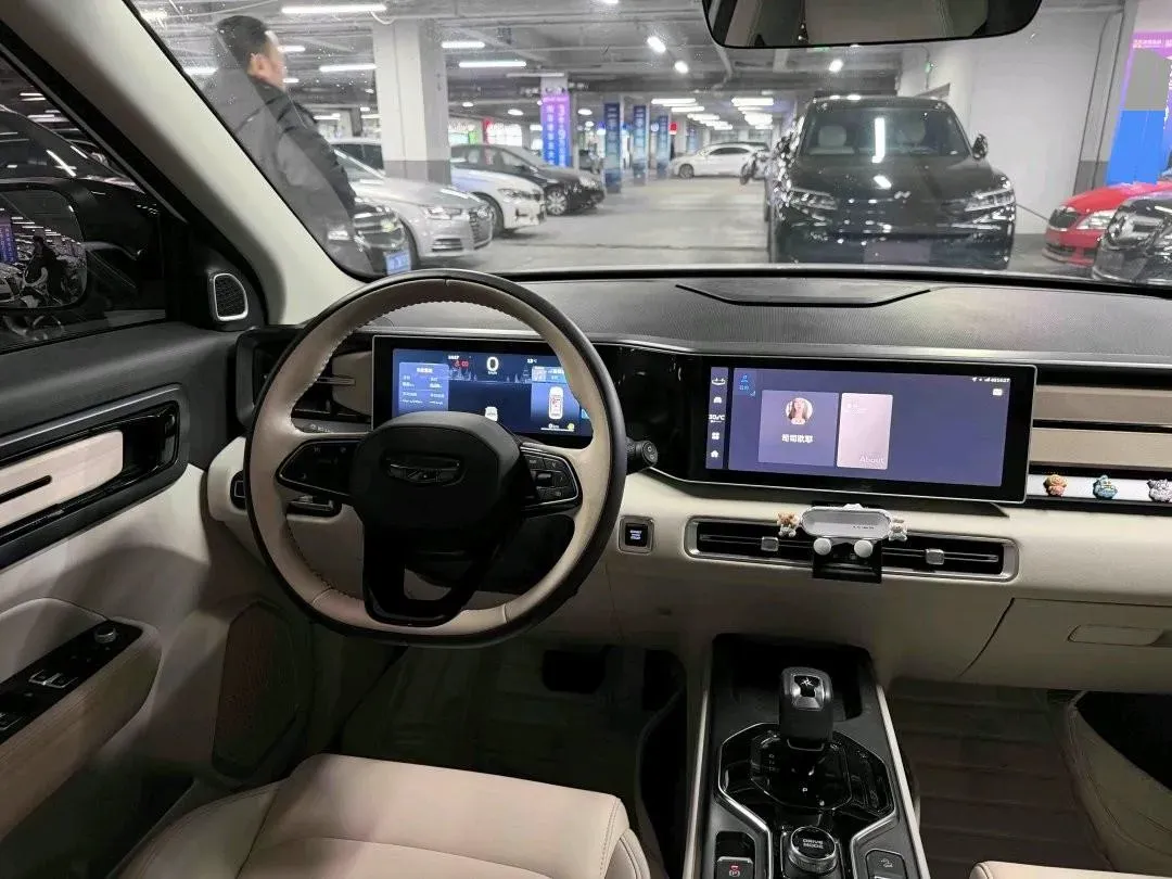 2023 Geely ICON 1.5T 181HP L4 7DCT,autocango,china used car exporter,china ev exporter,chinese used car exporter,chinese used ev exporter